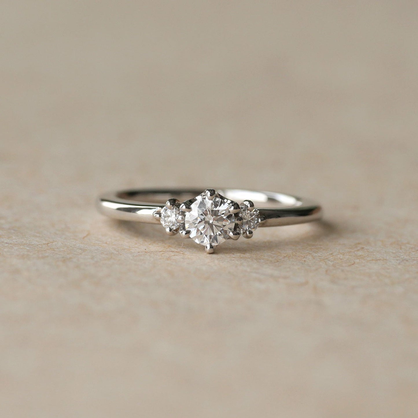 STORY 0.2ct