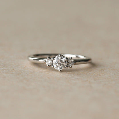 STORY 0.2ct