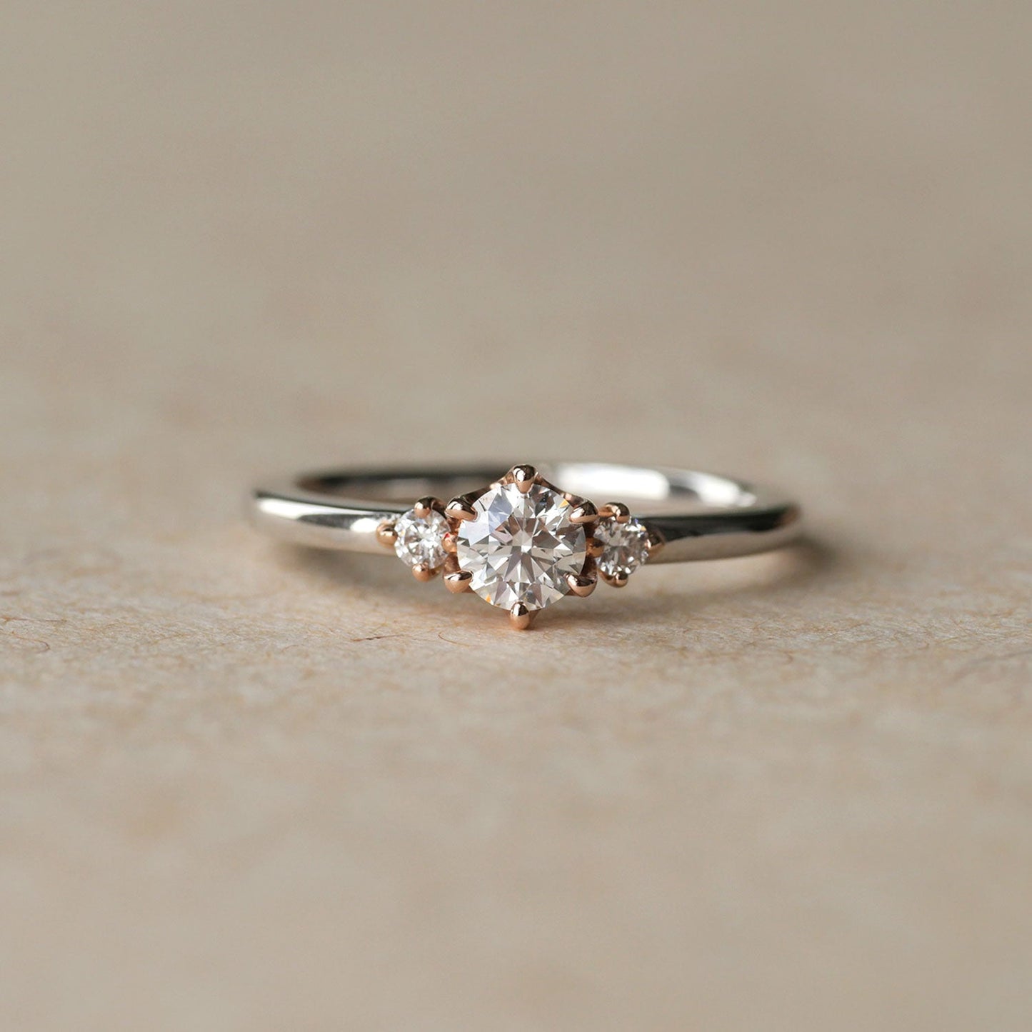 STORY 0.2ct