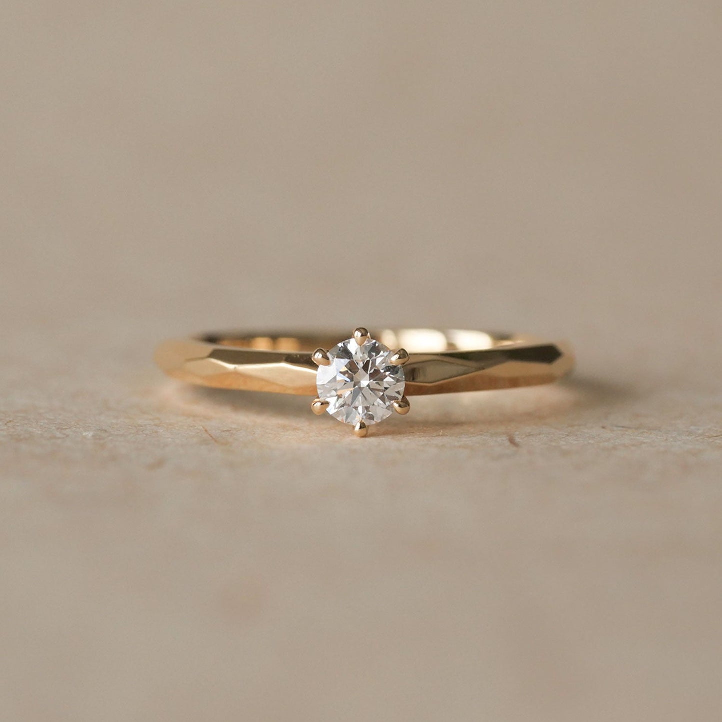 LIGHT INSIDE YOU 0.2ct