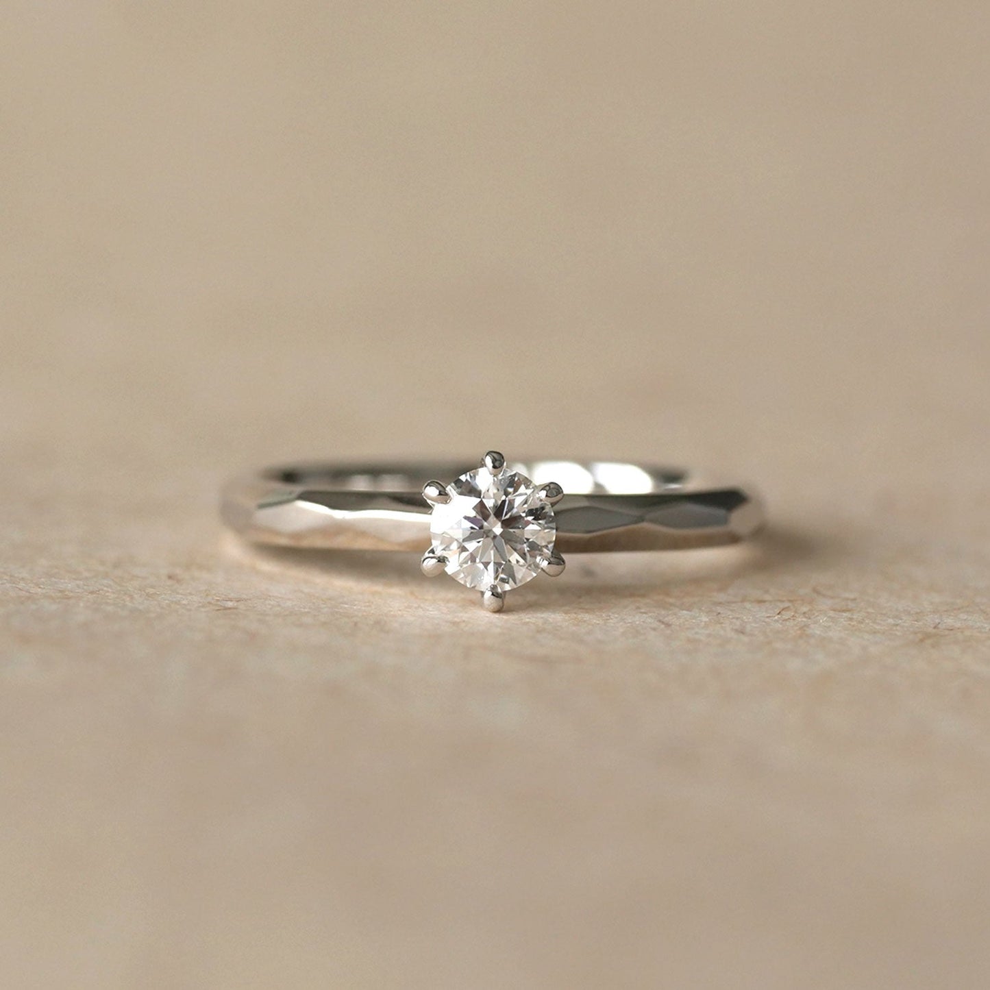 LIGHT INSIDE YOU 0.2ct